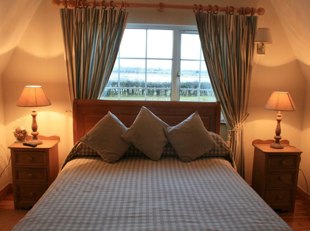 รอสส์ เฮาส์ Bed & Breakfast รอสส์คอมมัน ภายนอก รูปภาพ