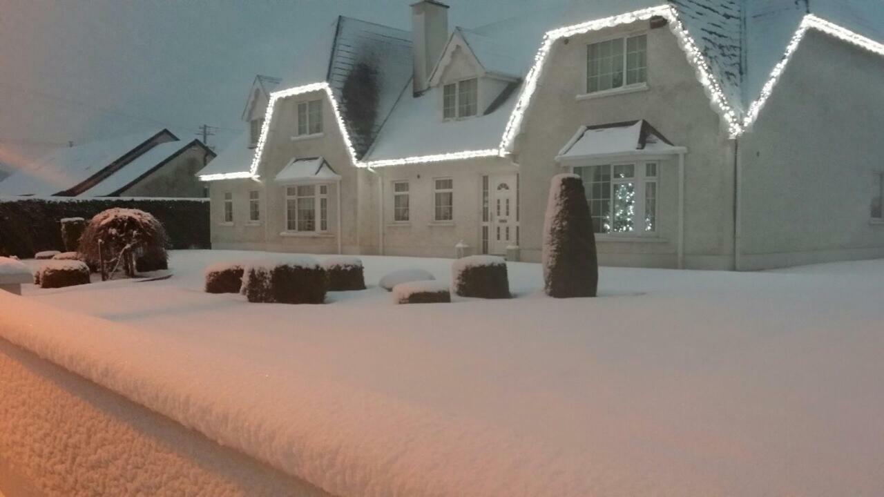 รอสส์ เฮาส์ Bed & Breakfast รอสส์คอมมัน ภายนอก รูปภาพ